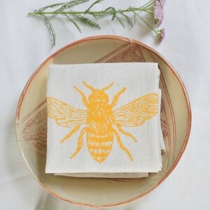 HONEY BEE NAPKINS: YELLOW